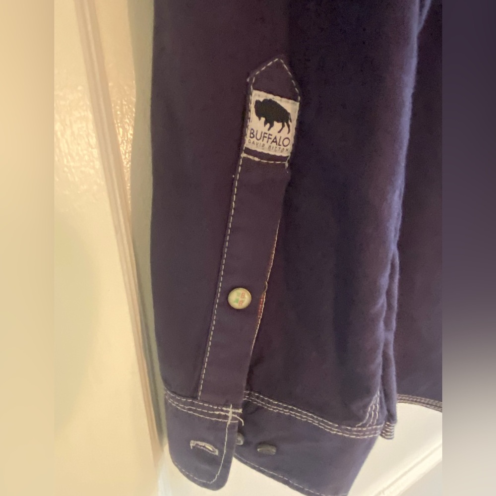 Buffalo Button down - Picture 3 of 9